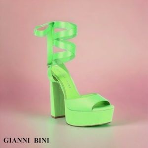 Gianni Bini Matte KARSTIN Satin Platform Heels Sandals Wrap-Up Pumps Apple Green
